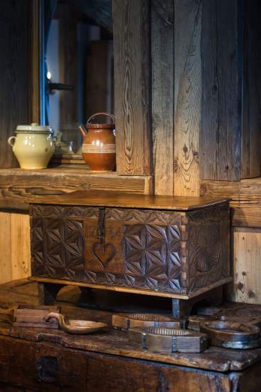 La Bouitte - coffre de maries